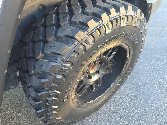 Used 2018 Jeep Wrangler Unlimited Sahara AWD/4WD image 27