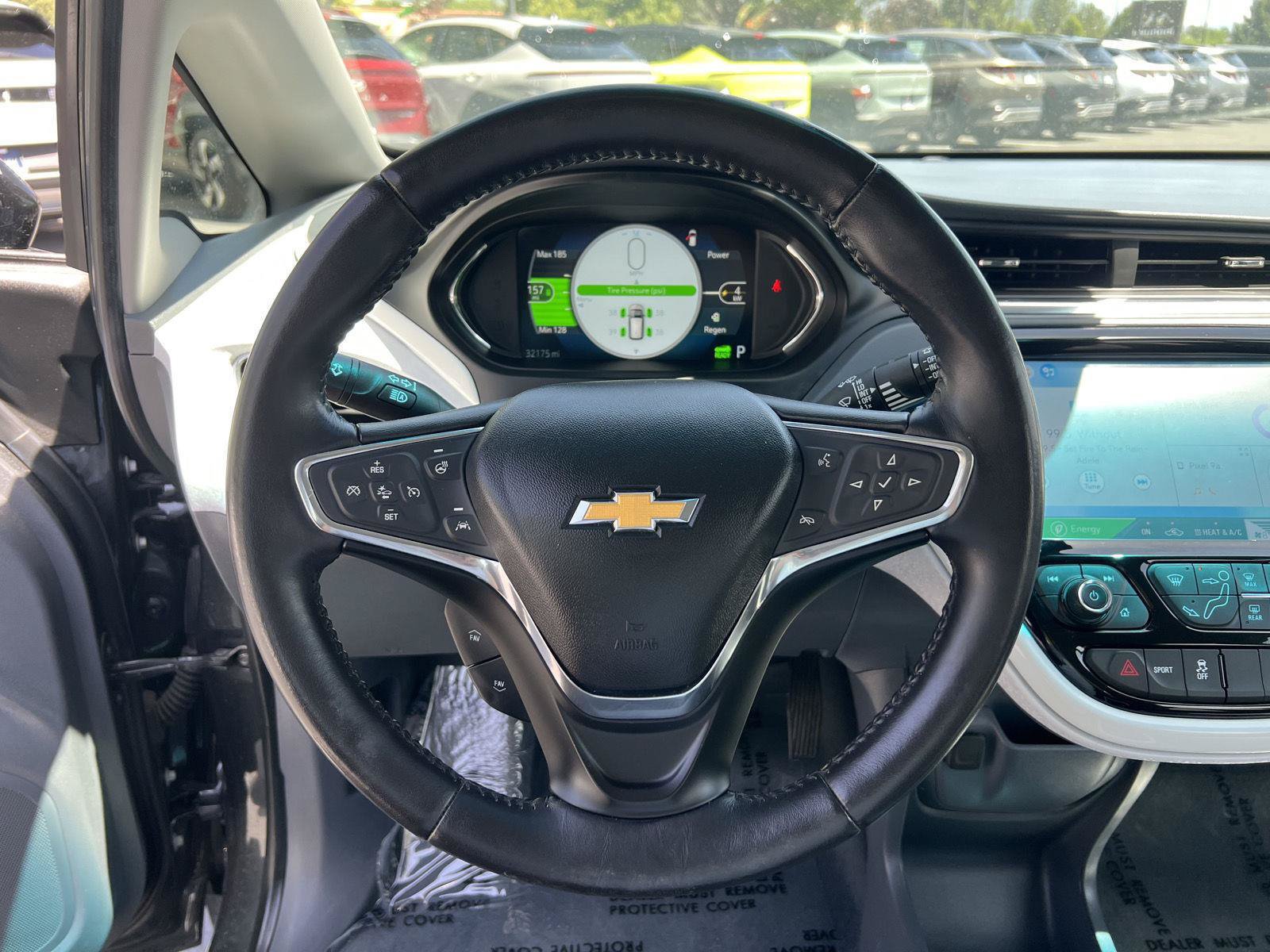 Used 2018 Chevrolet Bolt Premier w/ Driver Confidence II Package FWD image 33