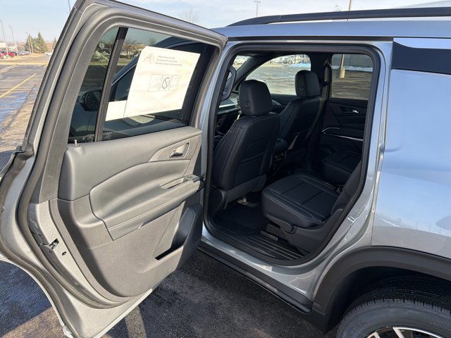 New 2026 Chevrolet Traverse LT image 24