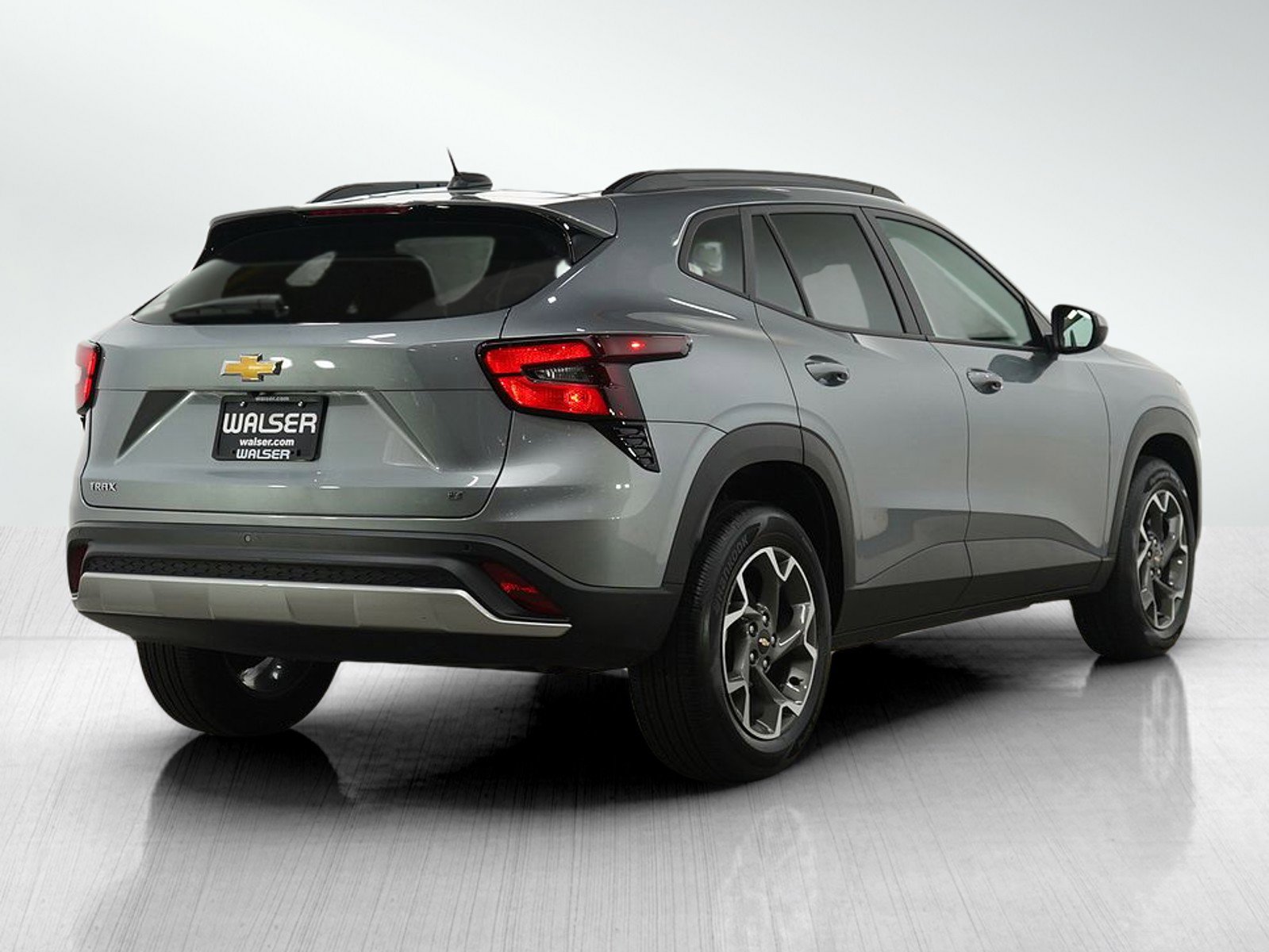 Used 2024 Chevrolet Trax LT w/ Sunroof Package image 5