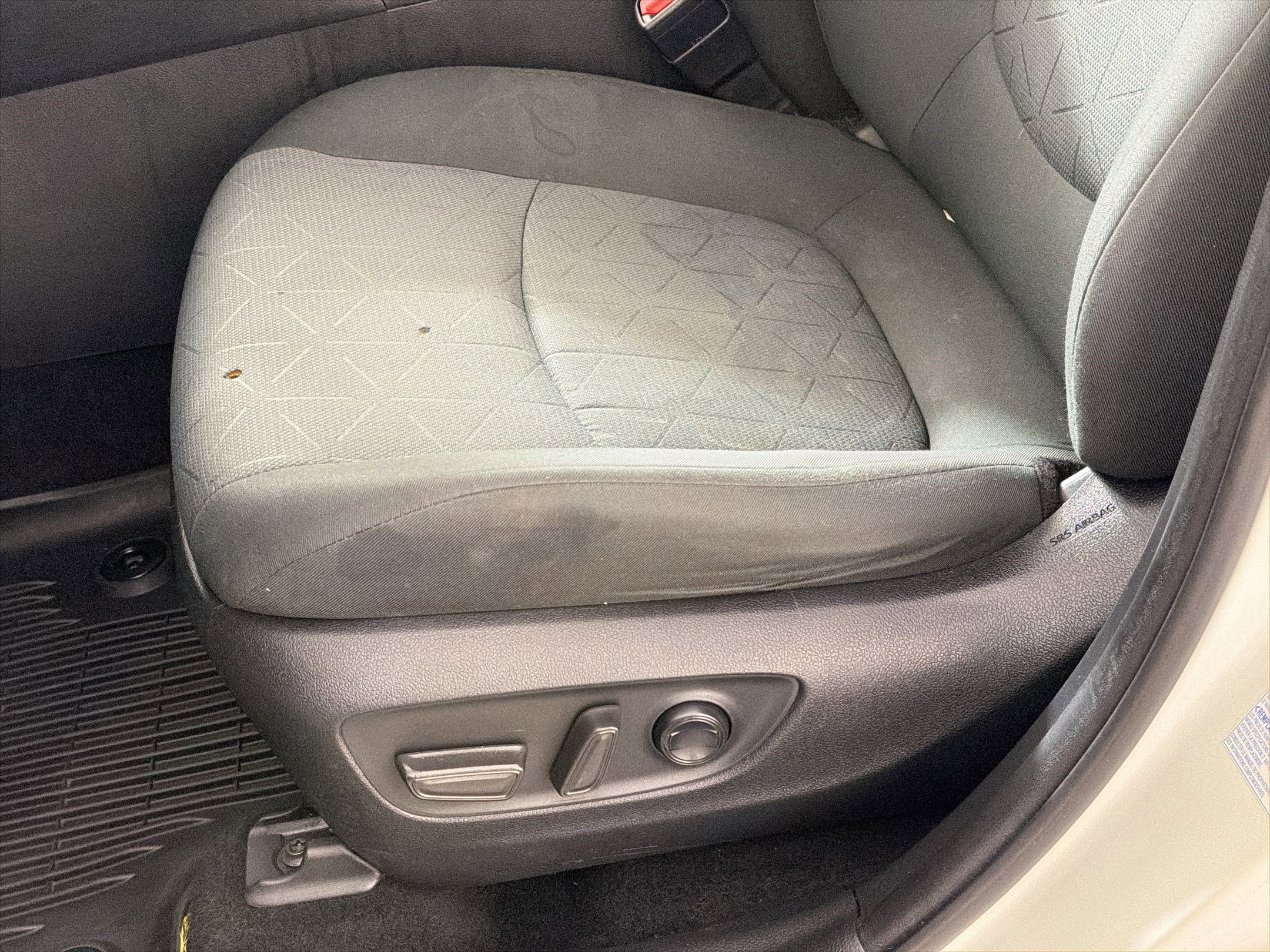 Used 2021 Toyota RAV4 XLE image 14