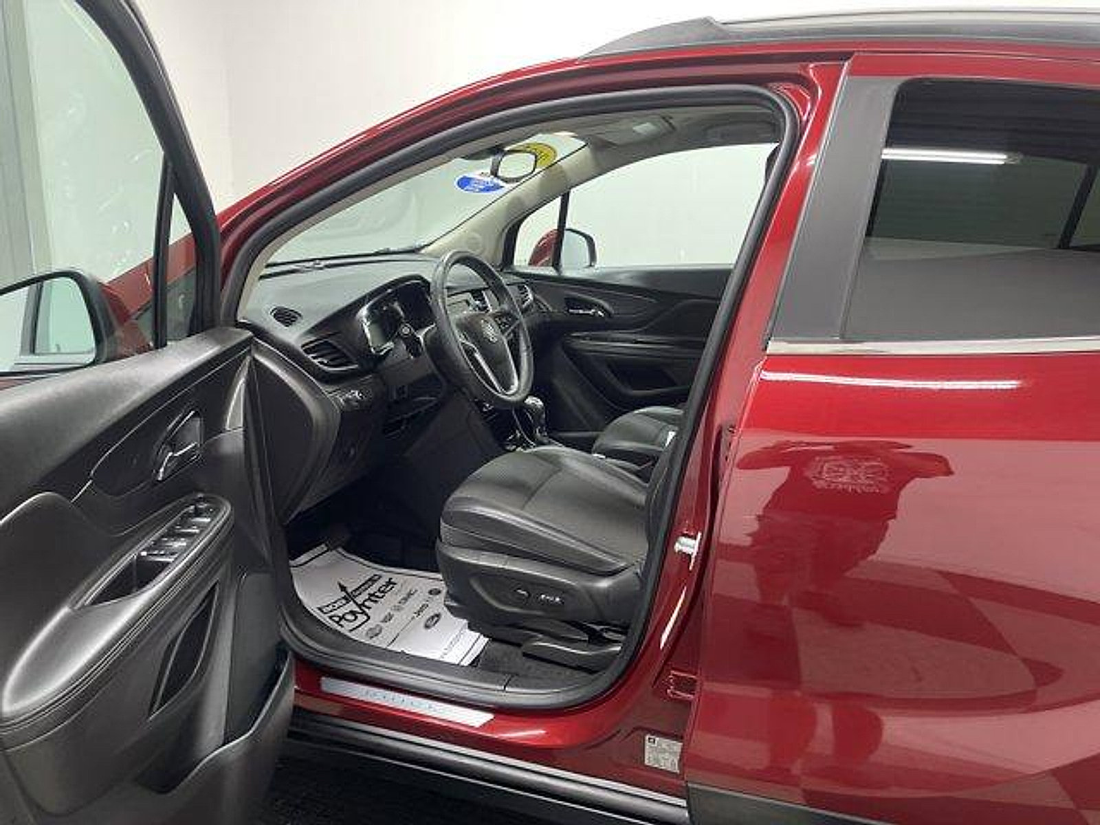 Used 2021 Buick Encore Preferred AWD/4WD image 7