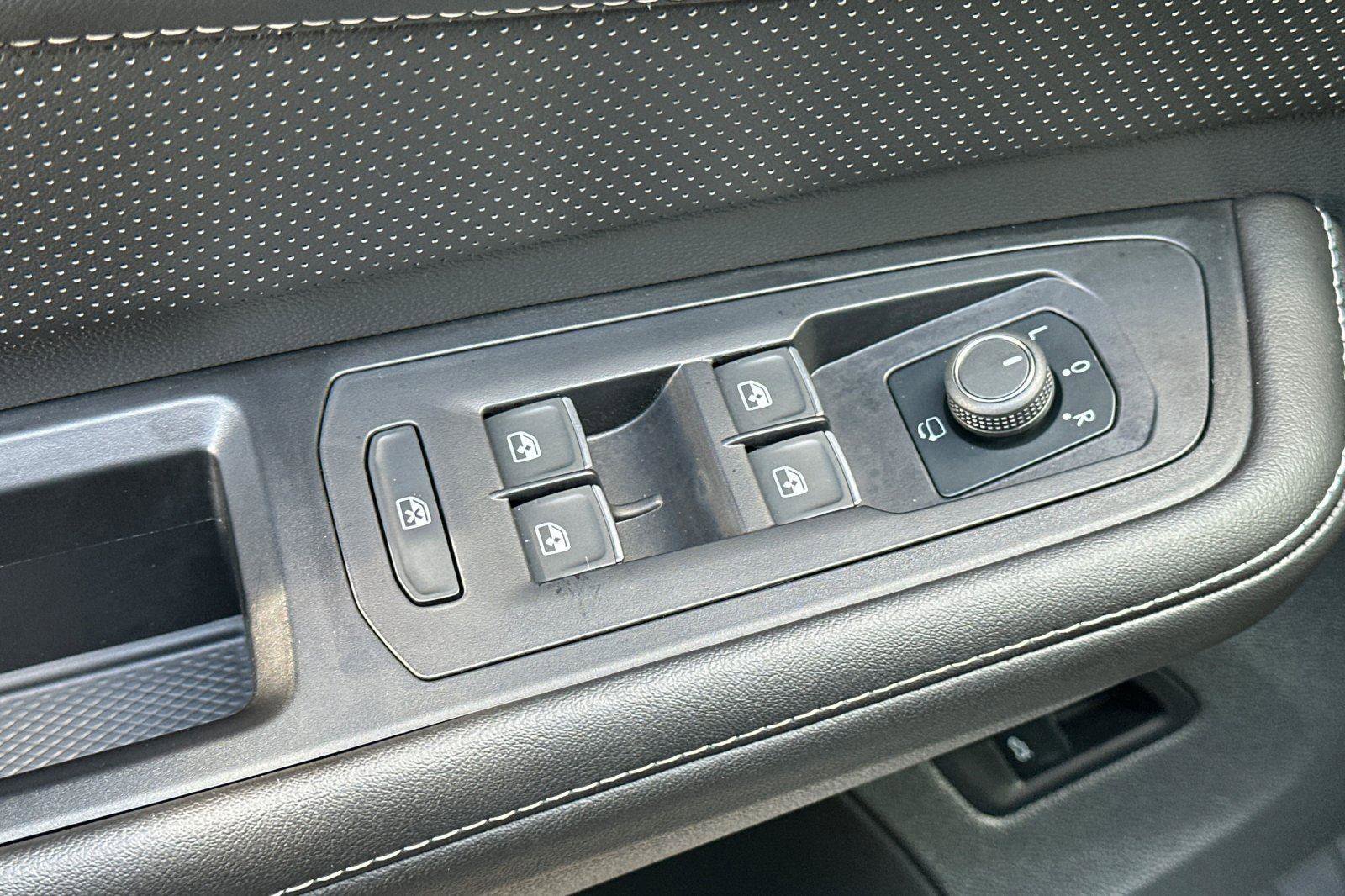 Used 2024 Volkswagen Atlas Cross Sport SEL Premium R-Line image 11