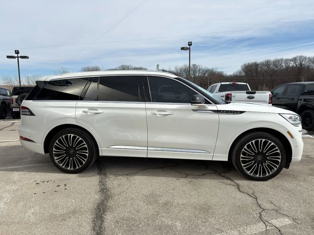 Used 2023 Lincoln Aviator Black Label w/ Class IV Trailer Tow Package image 8