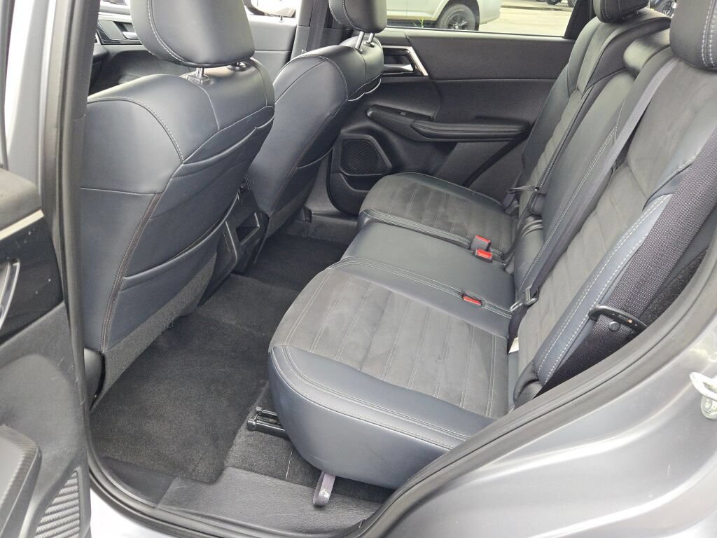 Used 2024 Mitsubishi Outlander SE Black Edition AWD/4WD image 26