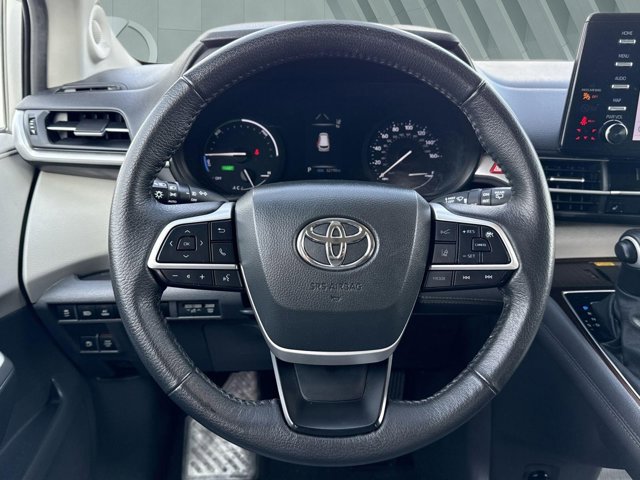 Used 2024 Toyota Sienna XLE w/ XLE Plus Package FWD image 13