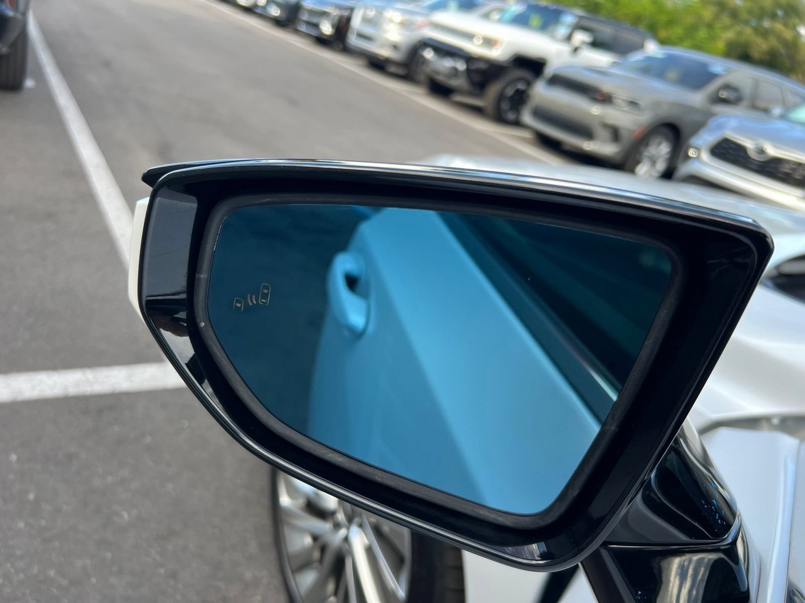 Used 2019 Lexus ES 300h Ultra Luxury w/ Accessory Package 2 FWD image 29