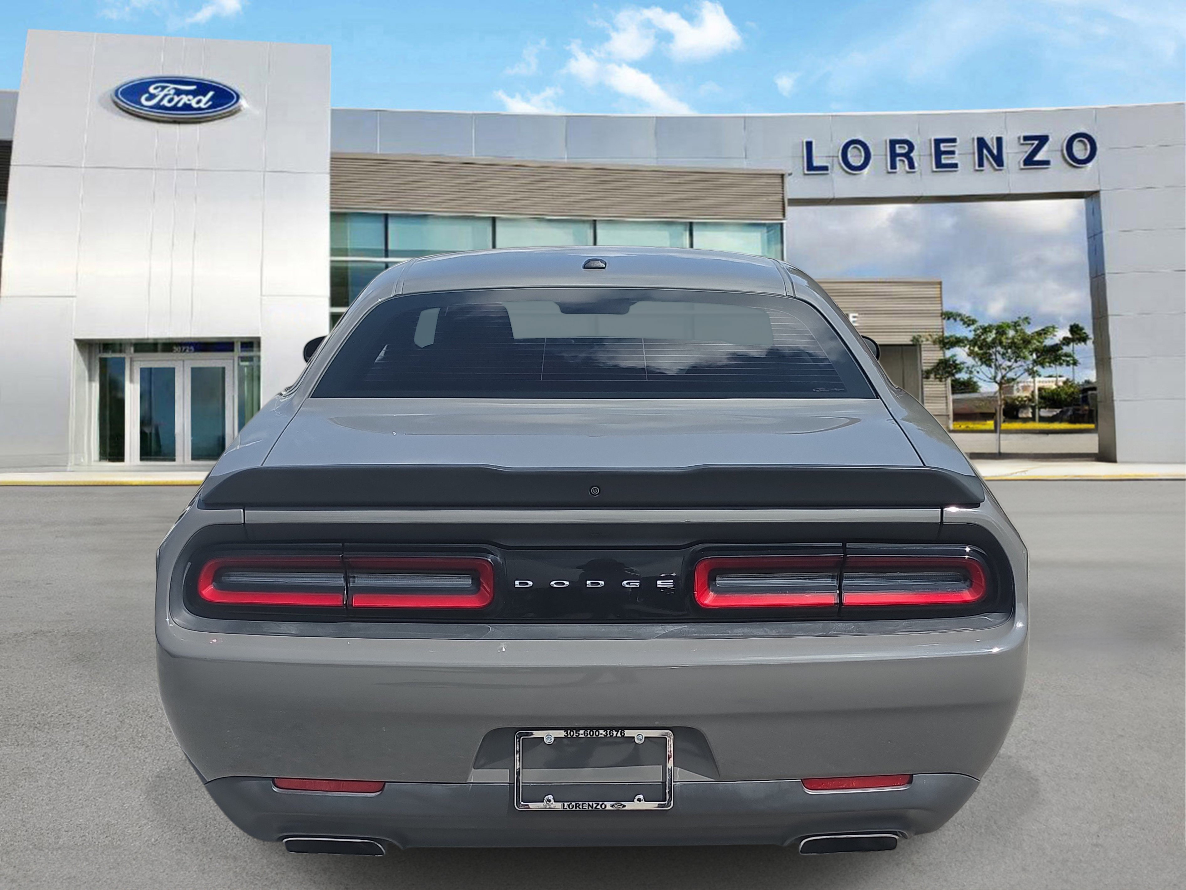 Used 2017 Dodge Challenger R/T w/ Blacktop Package RWD image 5