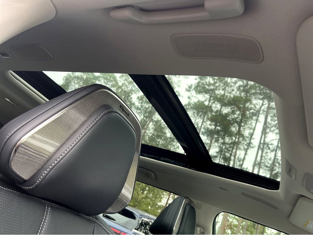 Certified 2025 INFINITI QX80 Sensory image 13