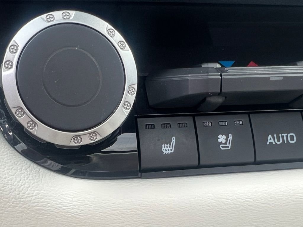 Used 2023 Toyota Sequoia Capstone image 12