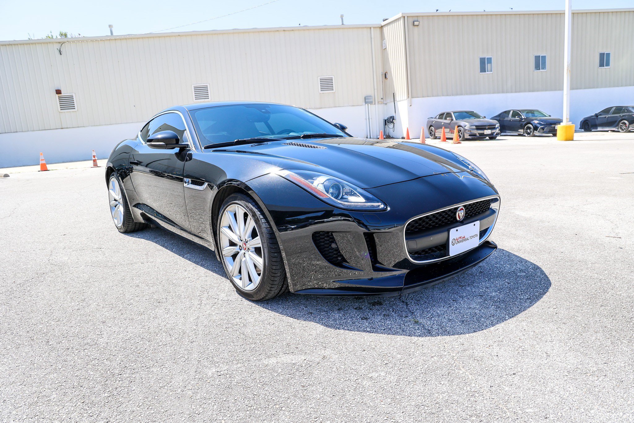 Used 2016 Jaguar F-TYPE Coupe RWD image 6
