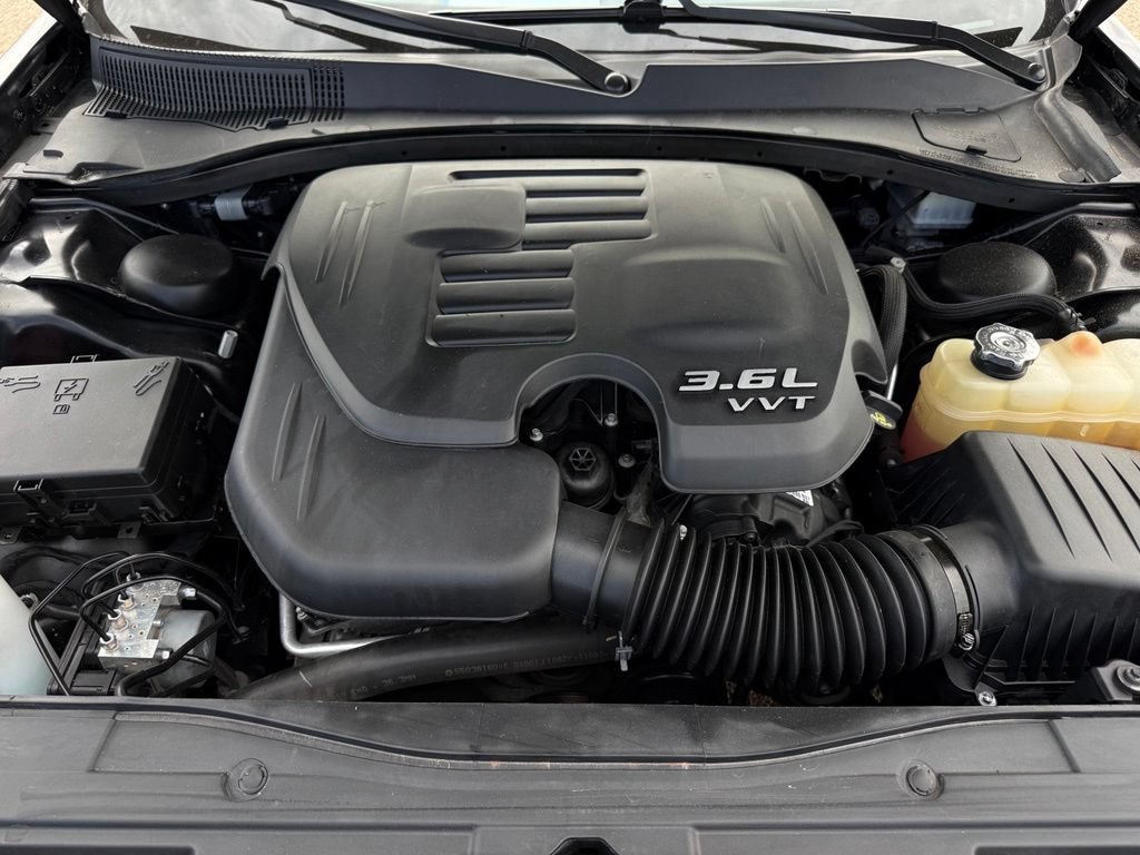 Used 2022 Chrysler 300 S RWD image 32