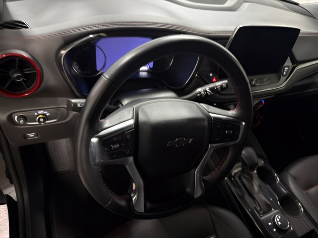 Used 2025 Chevrolet Blazer RS FWD image 18