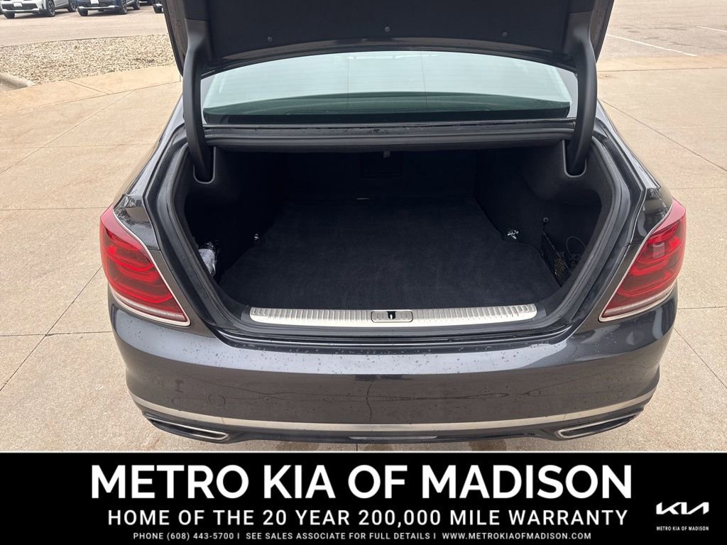 Used 2020 Kia K900 Luxury w/ VIP Package image 31