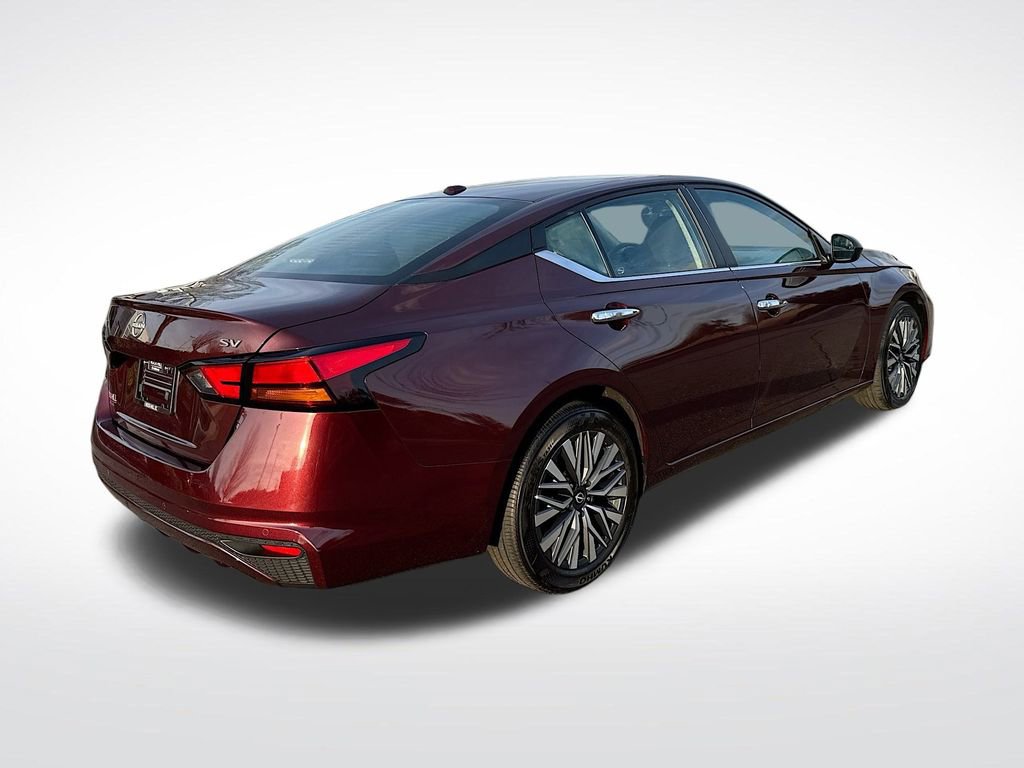 Used 2024 Nissan Altima 2.5 SV image 7