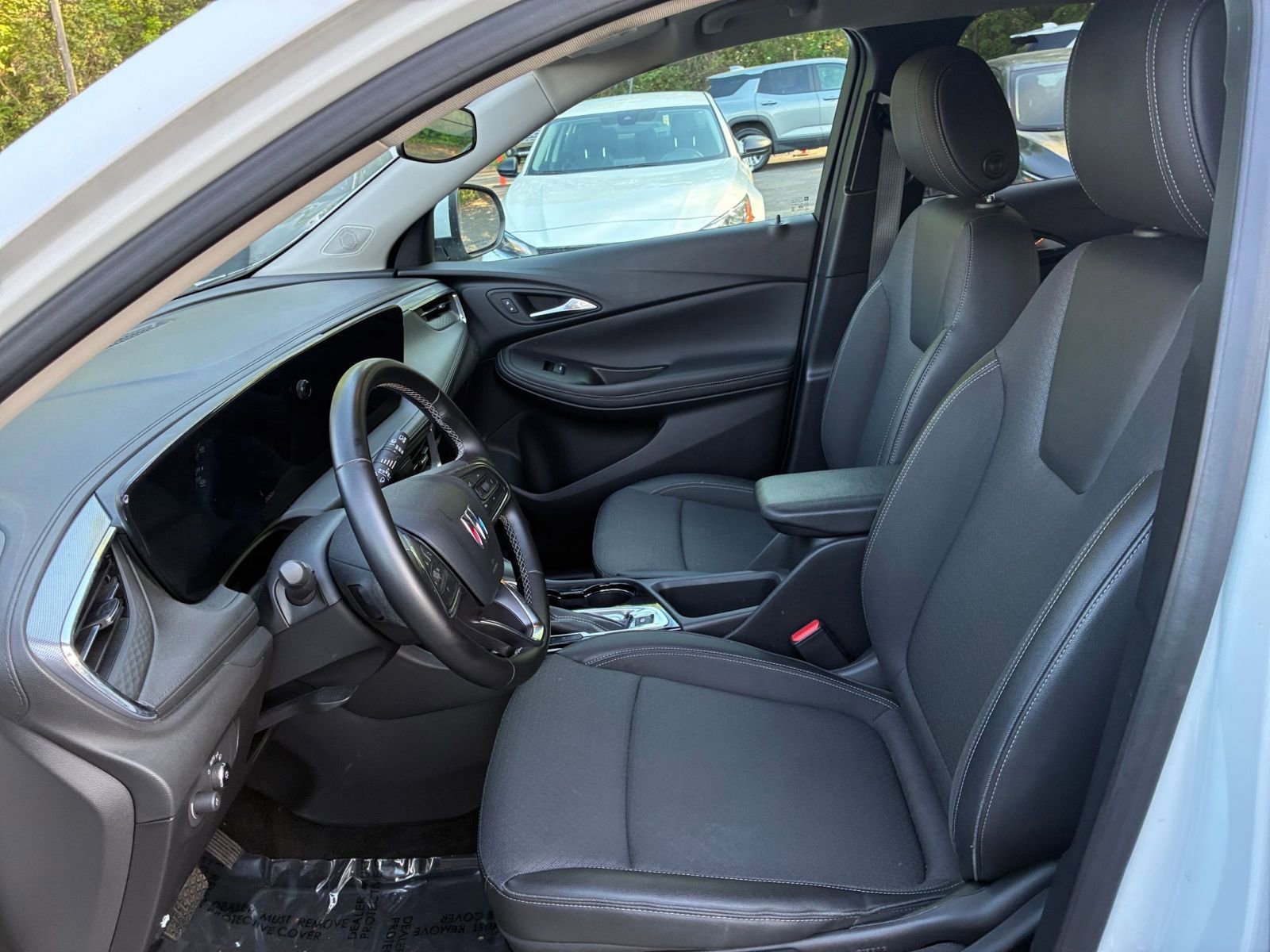 Used 2025 Buick Encore GX Preferred image 25