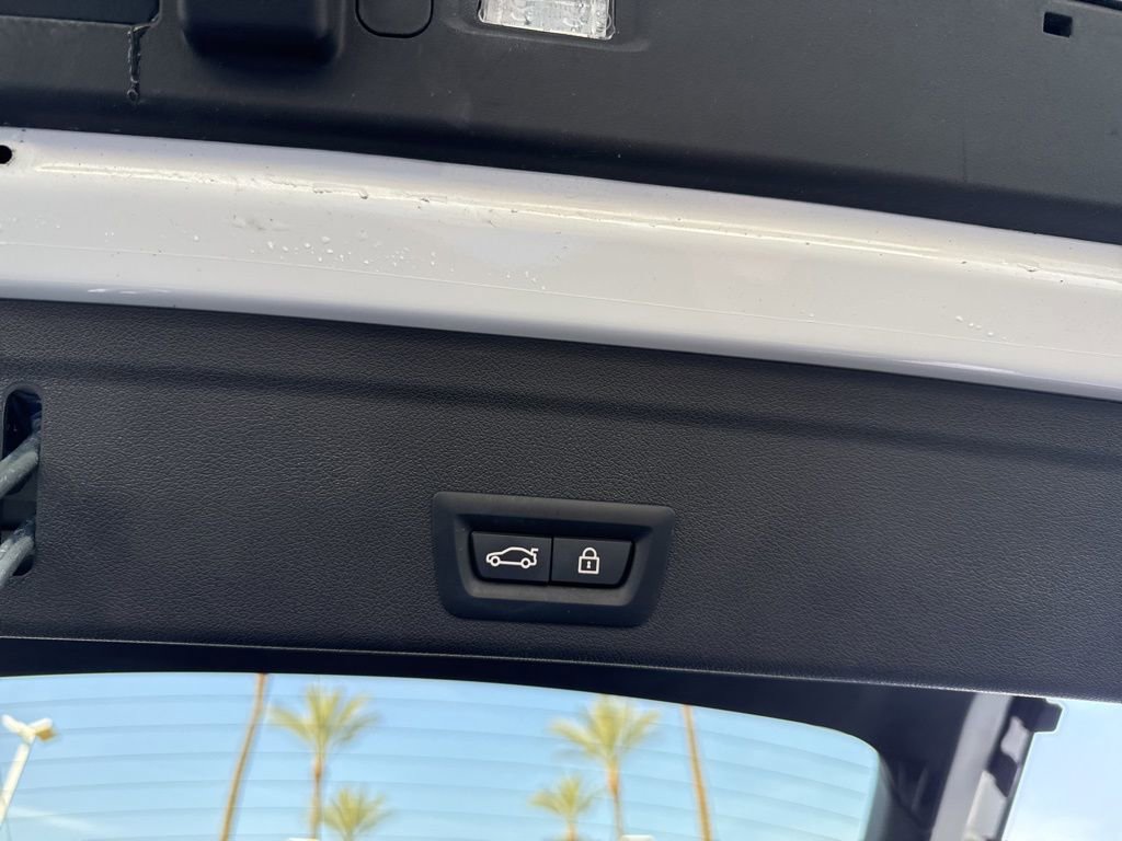 Used 2023 BMW X6 xDrive40i w/ M Sport Package image 25