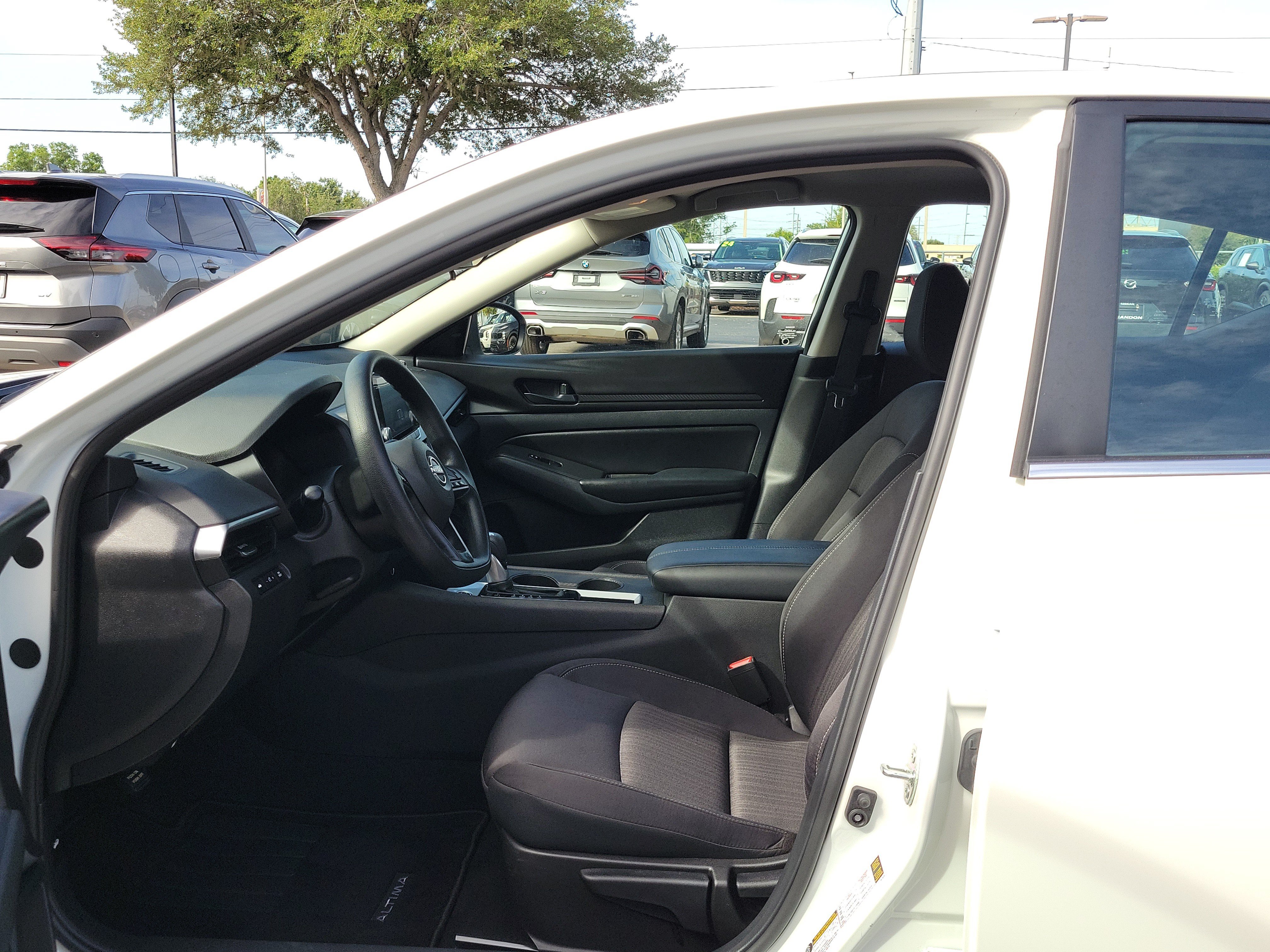 Certified 2025 Nissan Altima 2.5 S FWD image 19