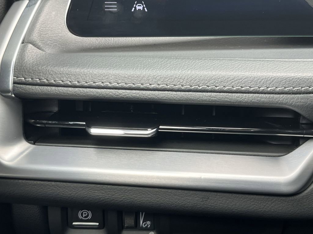 Used 2024 Cadillac XT4 Premium Luxury image 44