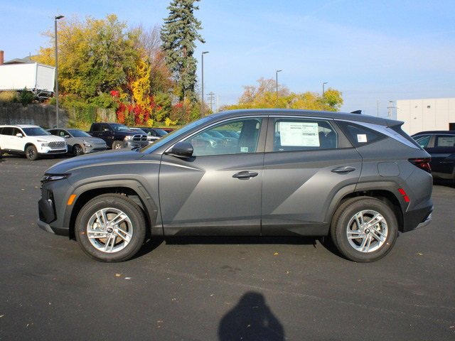 Used 2025 Hyundai Tucson SE image 4