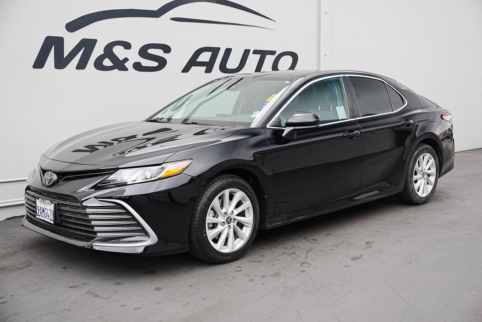 Used 2021 Toyota Camry LE image 7