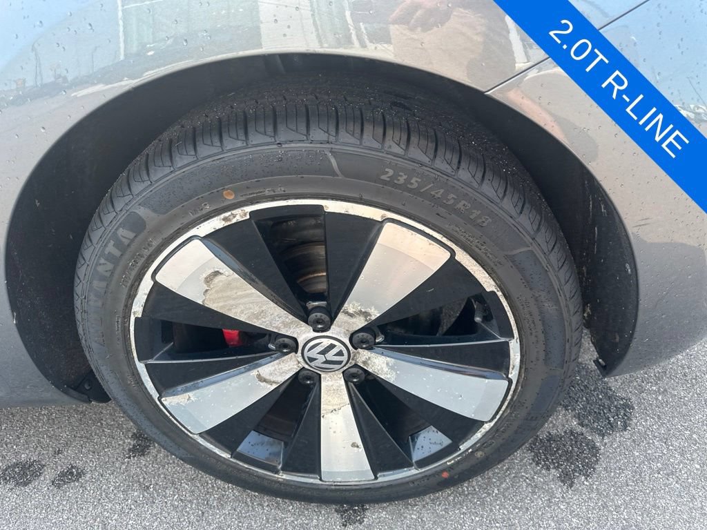 Used 2014 Volkswagen Beetle R-Line FWD image 30