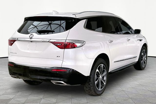 Used 2022 Buick Enclave Essence w/ Sport Touring Edition FWD image 5