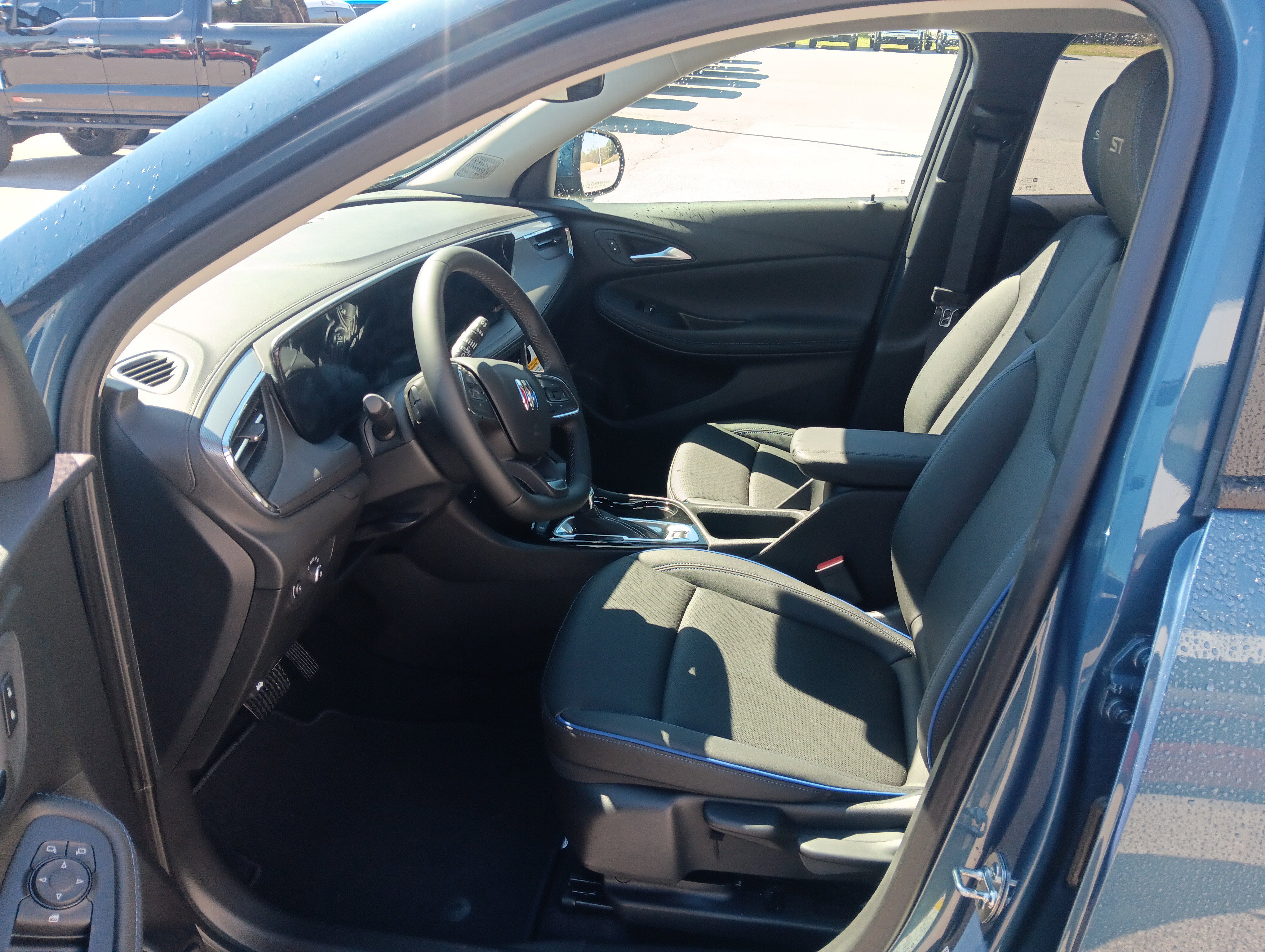 New 2026 Buick Encore GX Sport Touring FWD image 7