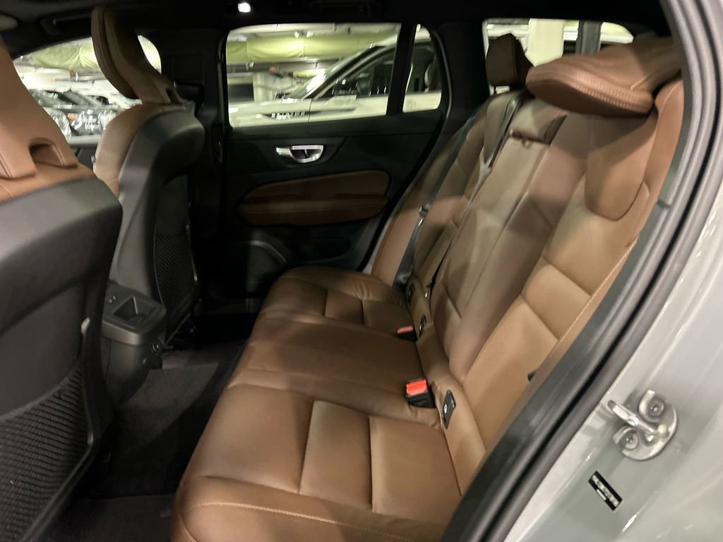 Used 2026 Volvo V60 B5 Cross Country Plus w/ Protection Package Premier AWD/4WD image 23