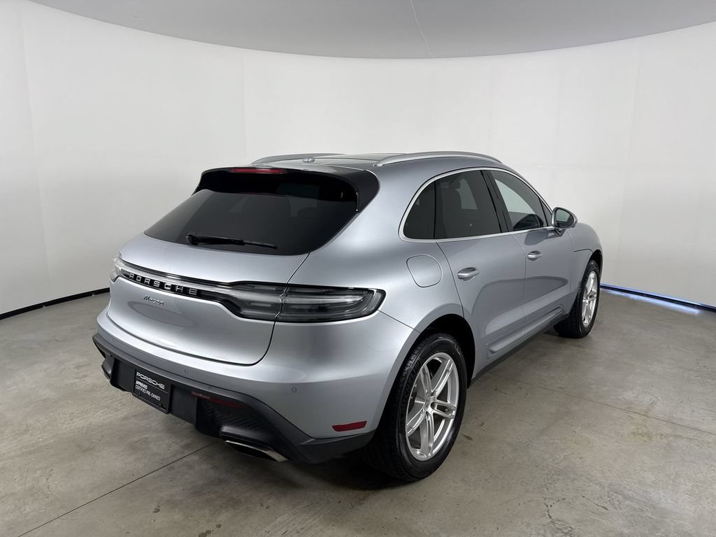 Certified 2026 Porsche Macan AWD/4WD image 7