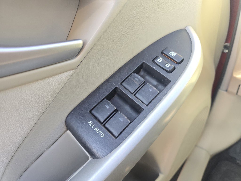 Used 2014 Toyota Prius Two image 19