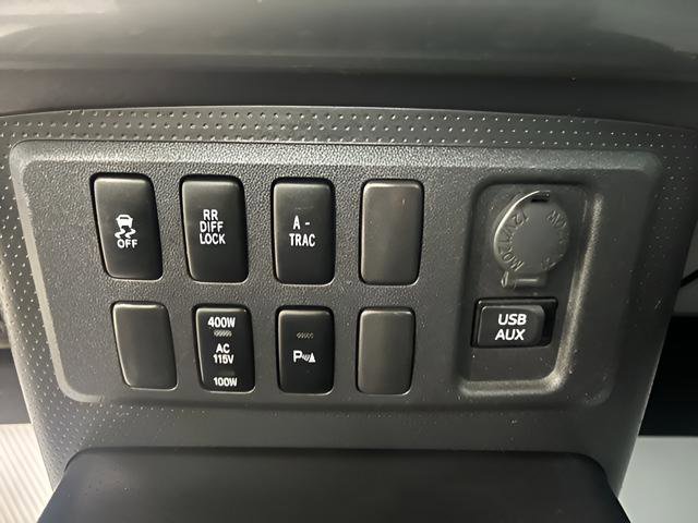 Used 2012 Toyota FJ Cruiser 4WD image 16