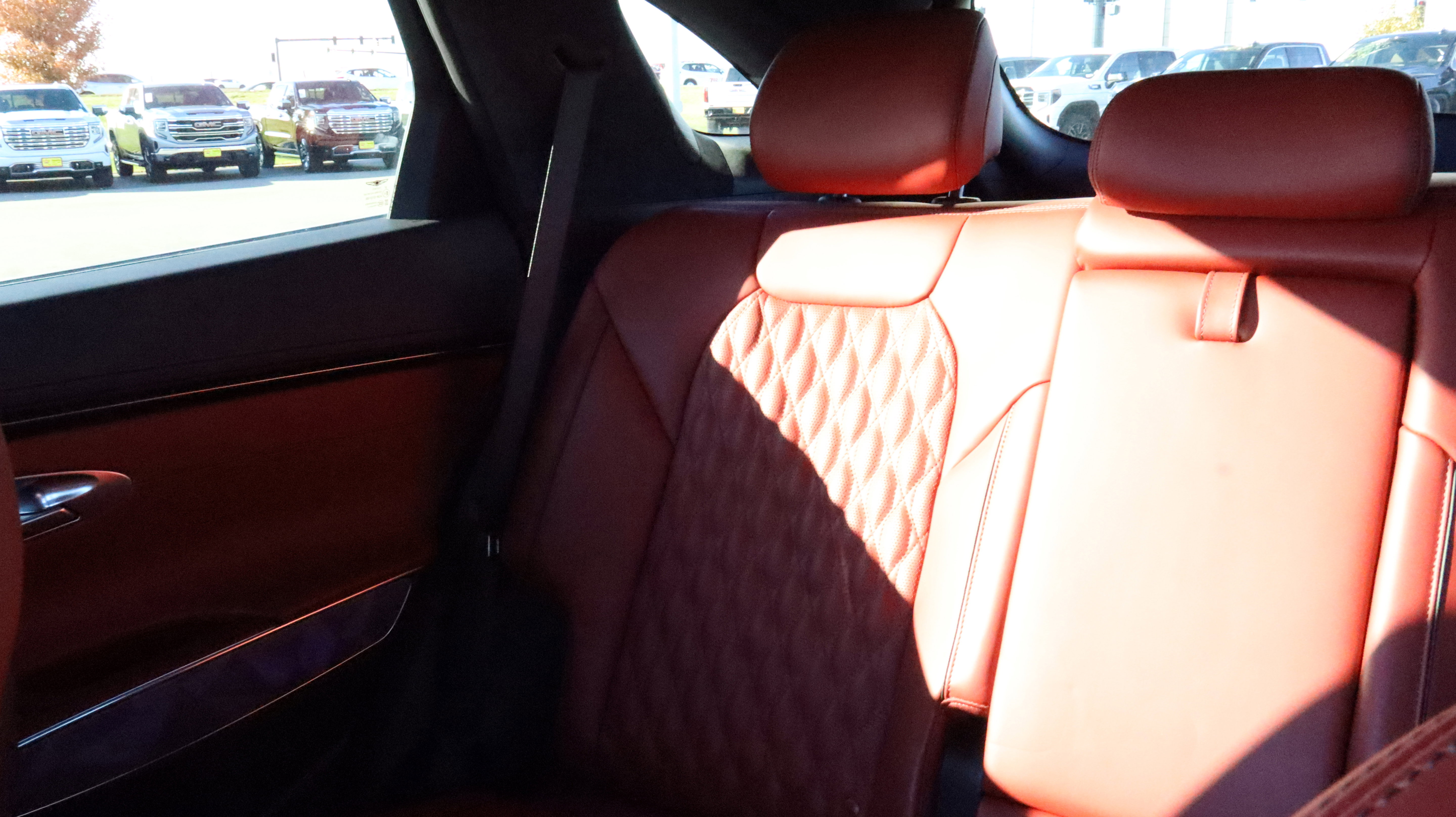 Used 2022 Genesis GV70 3.5T Sport w/ Sport Advanced Package image 12