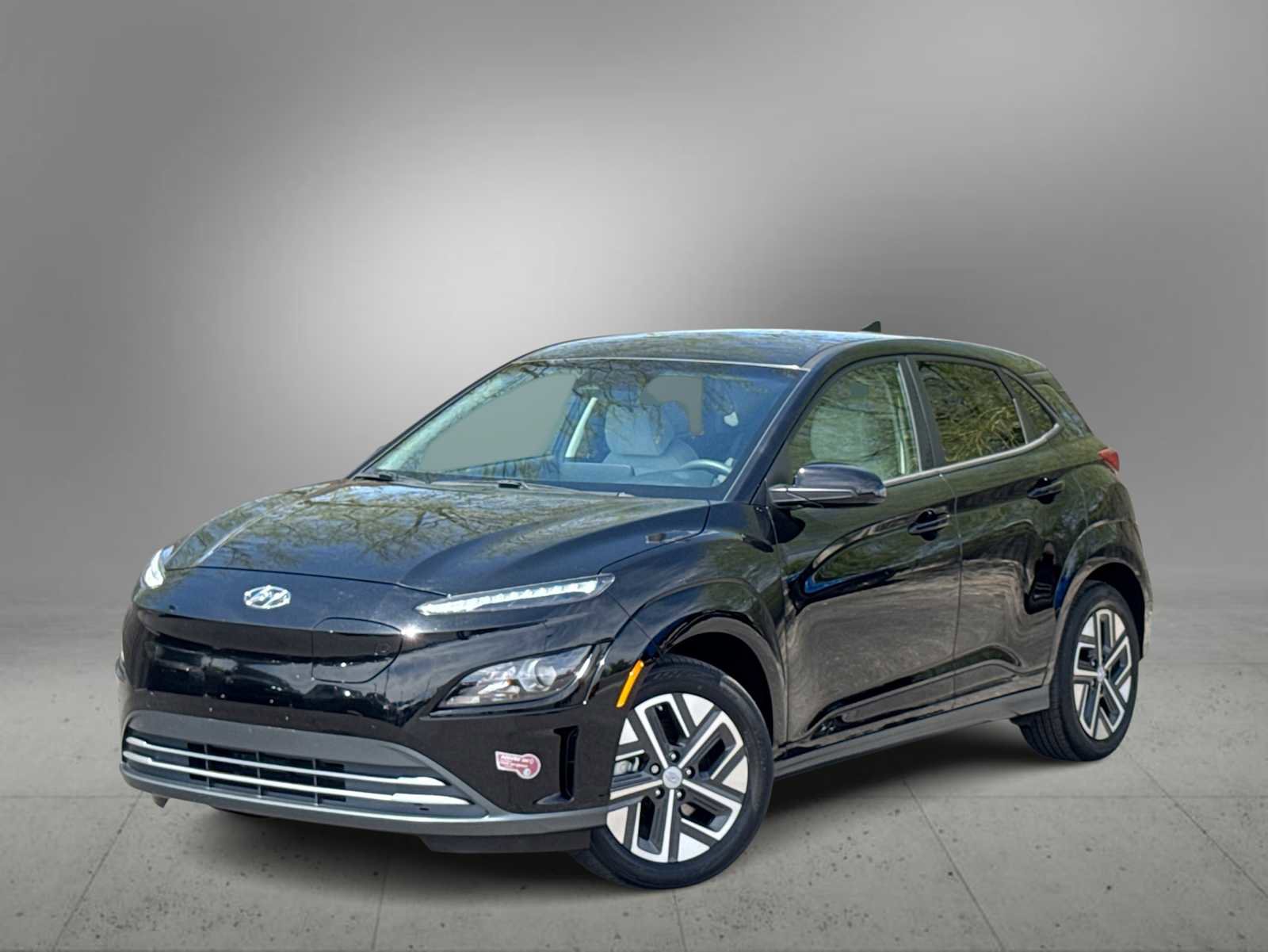 Used 2023 Hyundai Kona SE FWD image 1