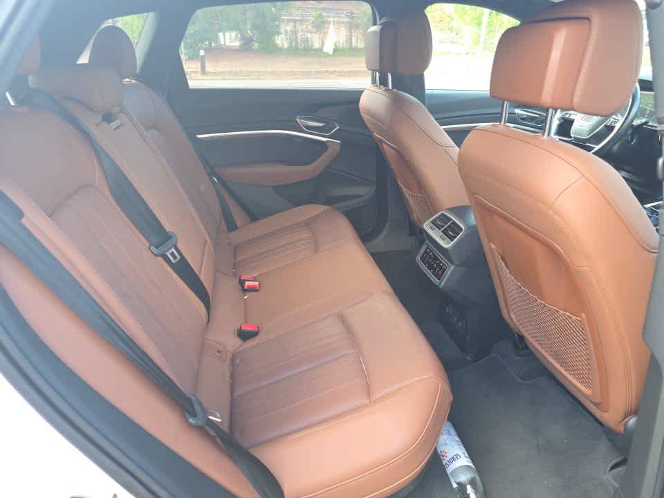 Used 2024 Audi Q8 e-tron Premium Plus w/ Premium Plus Package AWD/4WD image 11