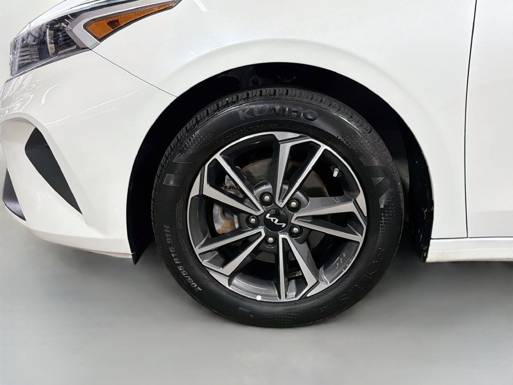 Used 2024 Kia Forte LXS FWD image 29