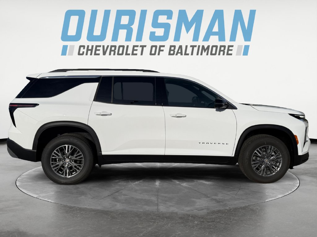 New 2027 Chevrolet Traverse LT w/ Driver Confidence Package FWD image 7