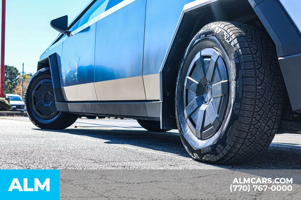 Used 2024 Tesla Cybertruck AWD Crew Cab image 16