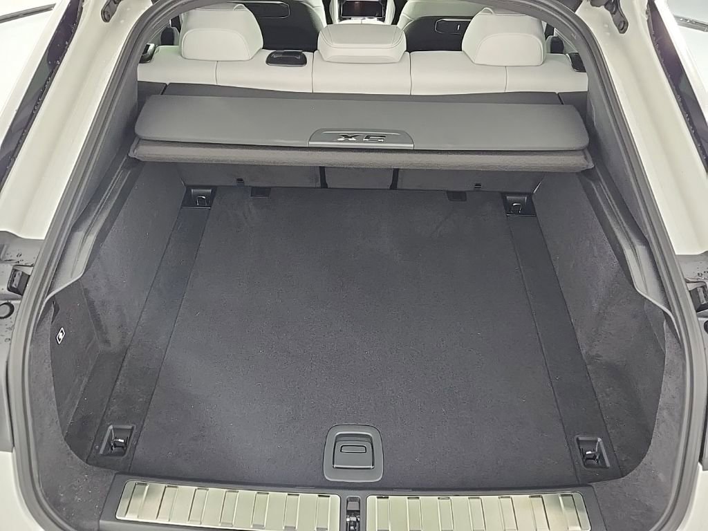 New 2026 BMW X6 xDrive40i w/ Climate Comfort Package image 23