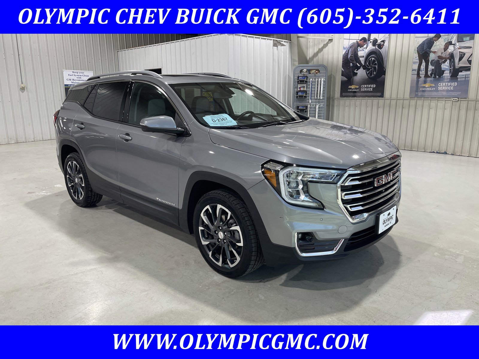 Used 2024 GMC Terrain SLT w/ Infotainment Package II AWD/4WD image 1