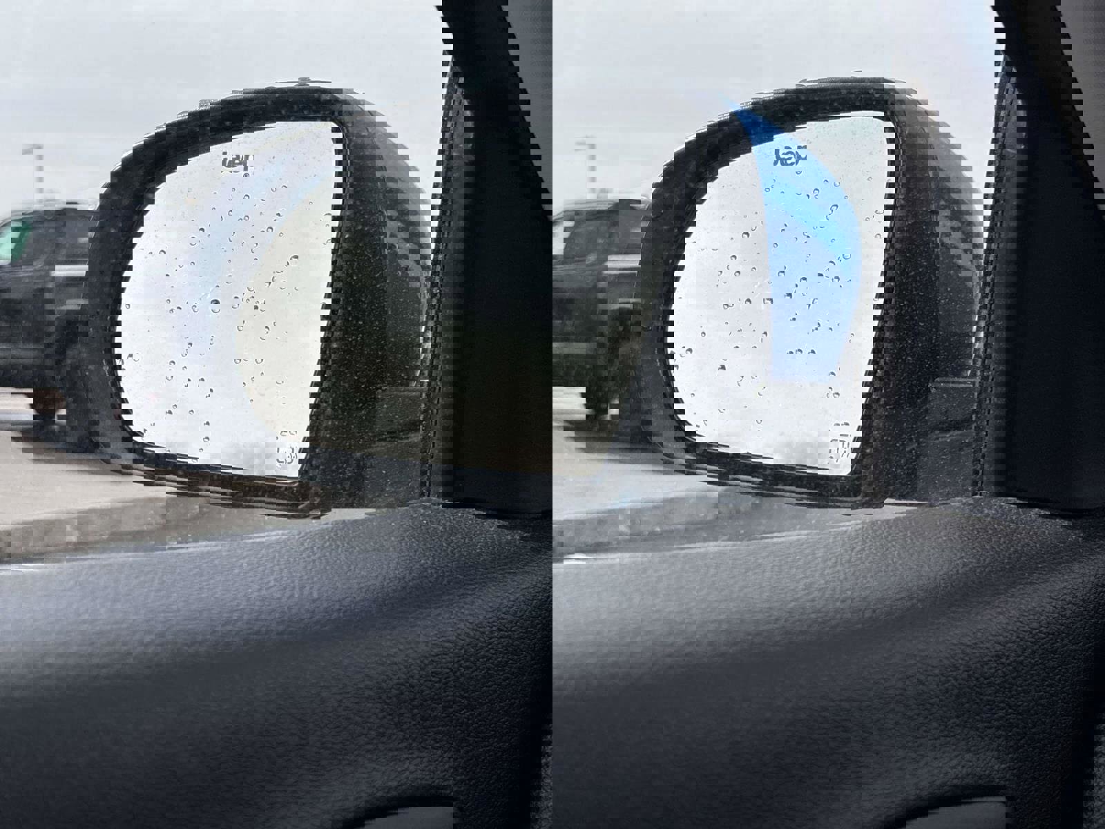 Used 2017 Jeep Compass Limited AWD/4WD image 23