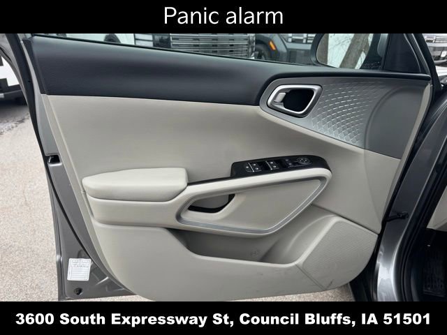 Used 2025 Kia Soul LX FWD image 16