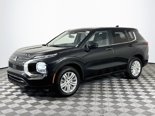 Used 2022 Mitsubishi Outlander ES FWD image 4