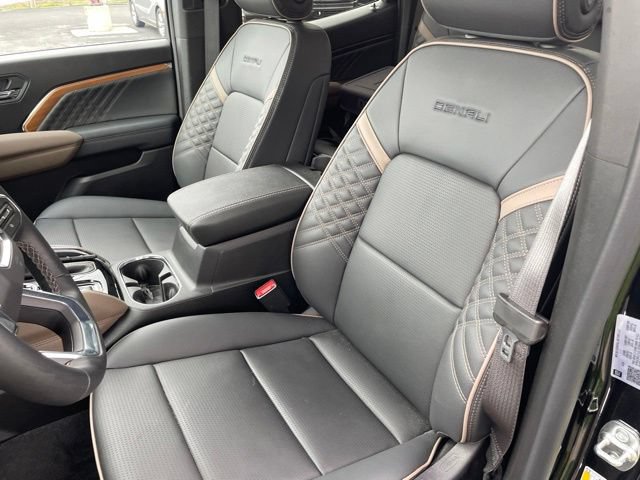 Used 2026 GMC Canyon Denali AWD/4WD image 9