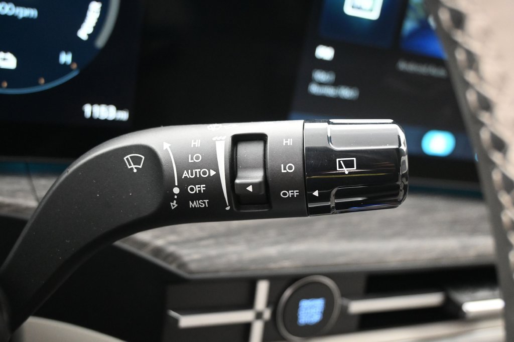 Used 2025 Hyundai Santa Fe Calligraphy FWD image 16