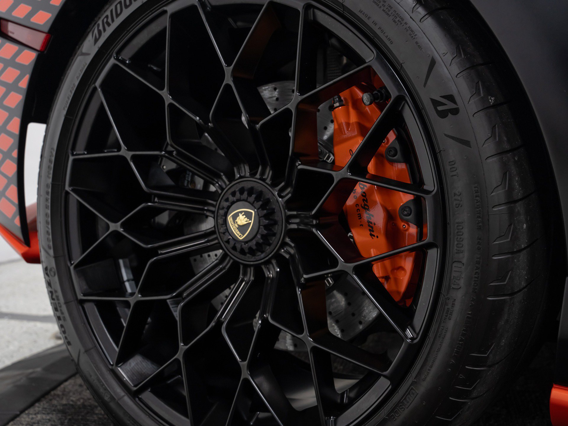 Used 2024 Lamborghini Huracan STO RWD image 28