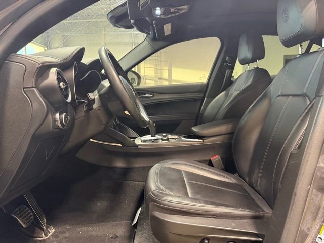 Used 2022 Alfa Romeo Stelvio Ti image 9