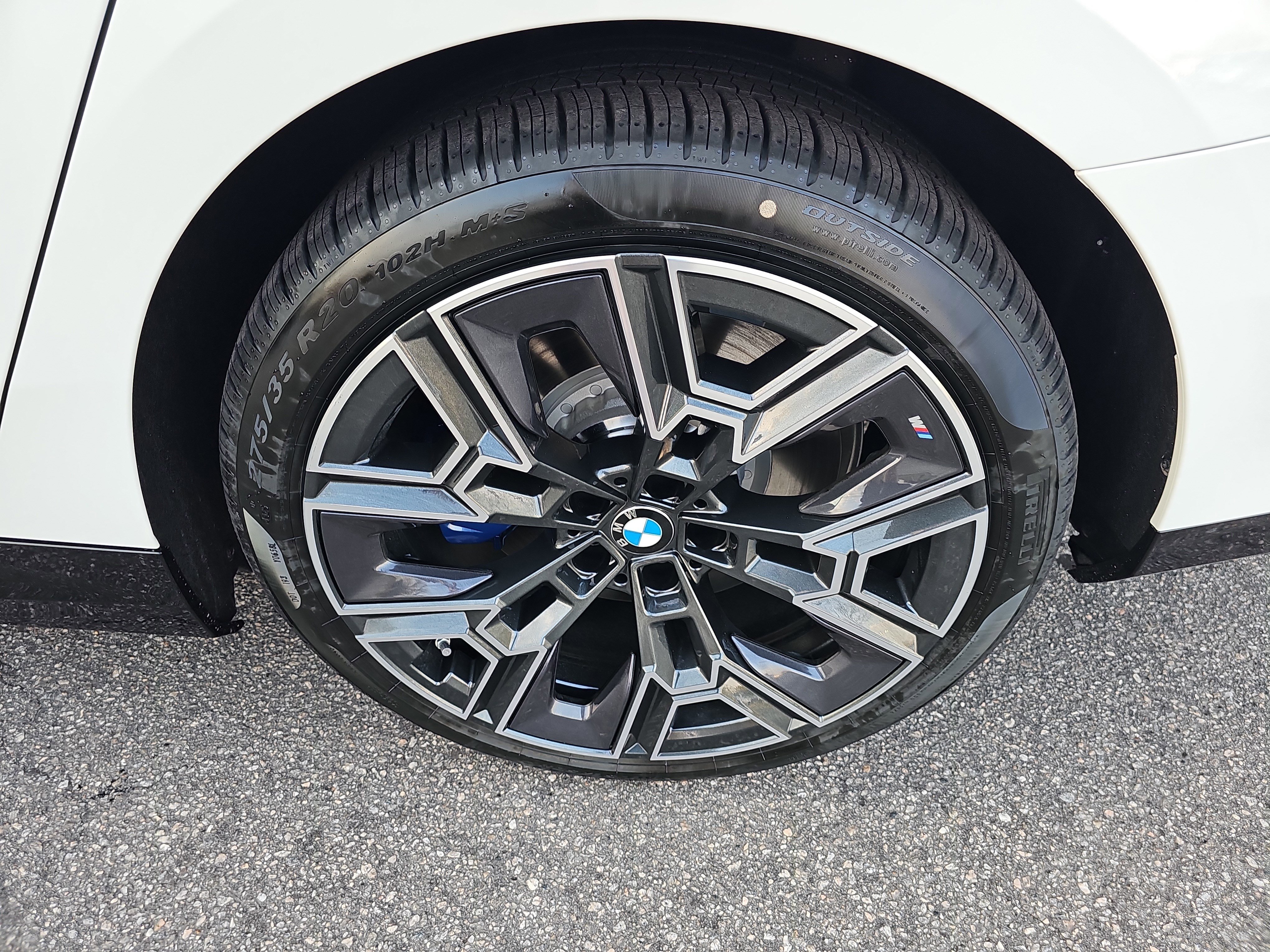 New 2026 BMW 550e xDrive w/ Executive Package image 35