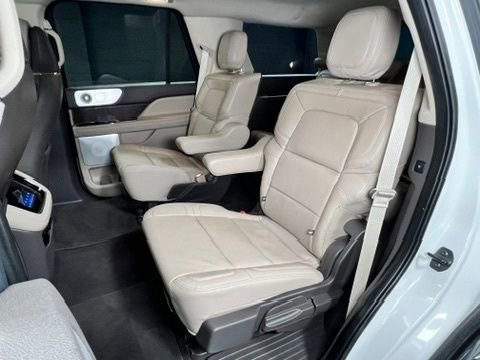 Used 2023 Lincoln Navigator Reserve AWD/4WD image 17