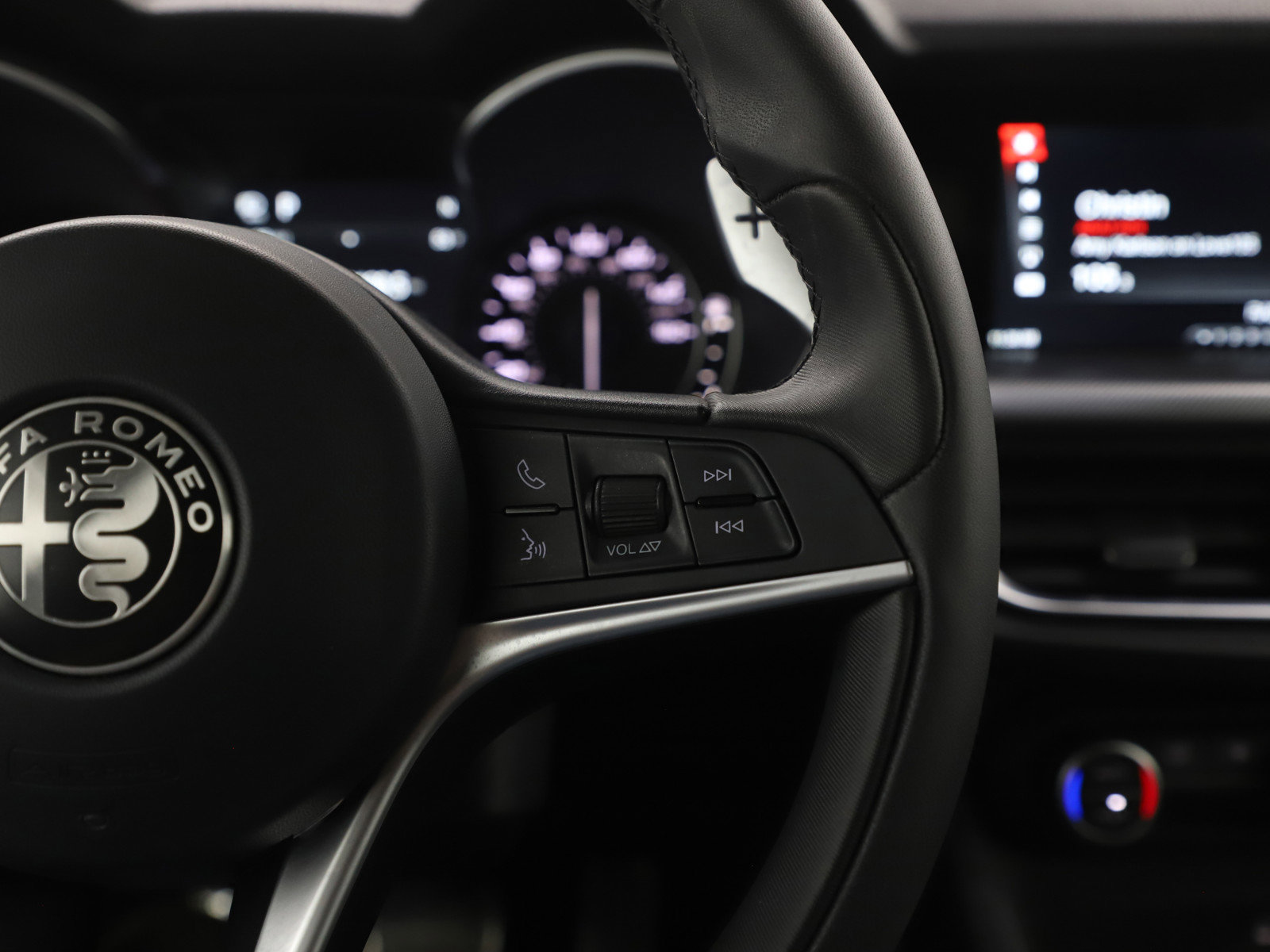 Used 2018 Alfa Romeo Stelvio Sport w/ Quick Order Package 22J Sport image 31